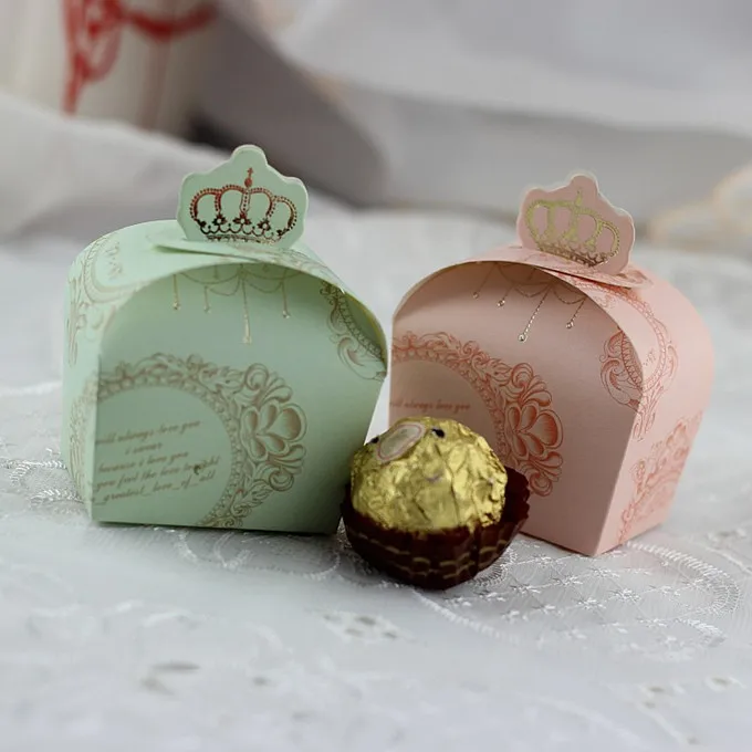 

Free Shipping 100pcs/lot Wedding Favor Candy Boxes Available With Light Pink/Green Color Options Crown Design Gift Packages