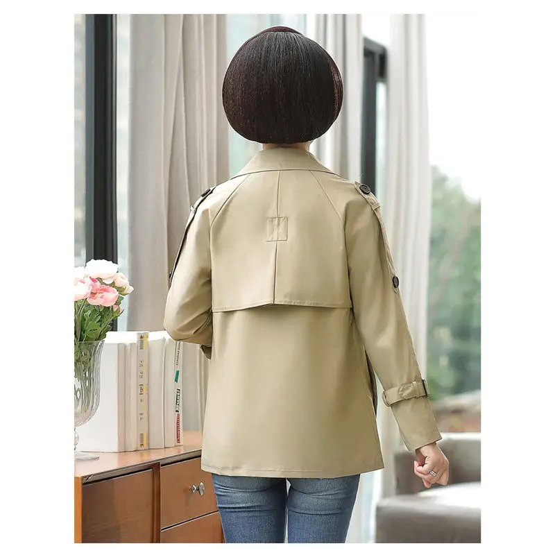 Осенняя куртка для женщин 2019 элегантное пальто мам среднего возраста короткая