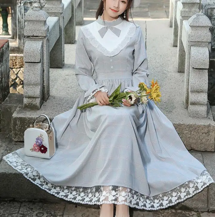 Женское платье с воротником-стойкой длинное серое Хлопковое в клетку стиле ретро