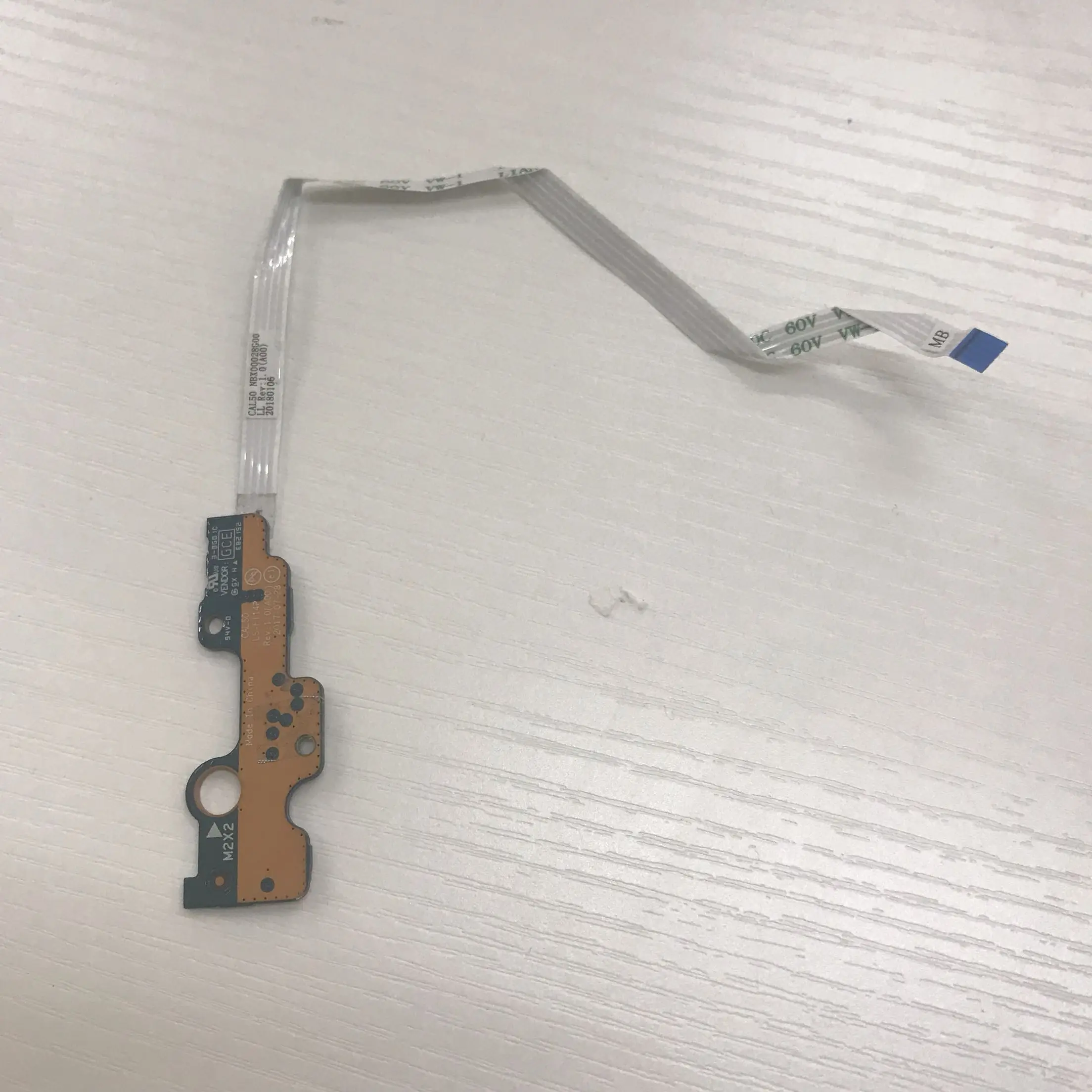 Для Dell Inspiron 15 (5570 / 5575) плата с кнопкой питания и кабелем-LS-F114P 0F114P F114P CAL50 NBX00028G00 |