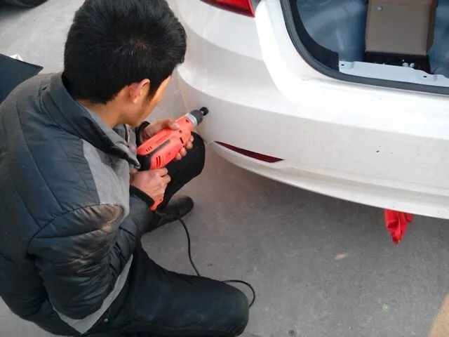 Автомобильная парковочная камера заднего вида HD CCD + 4 парковочных датчика