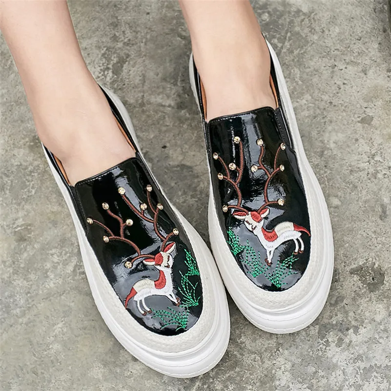 Женская обувь на плоской подошве FEDONAS черная повседневная из лаковой кожи с