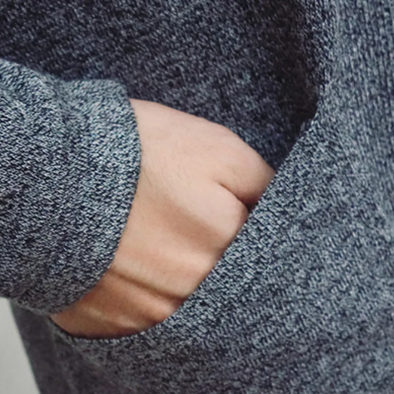 

Hoodies & Sweatshirts