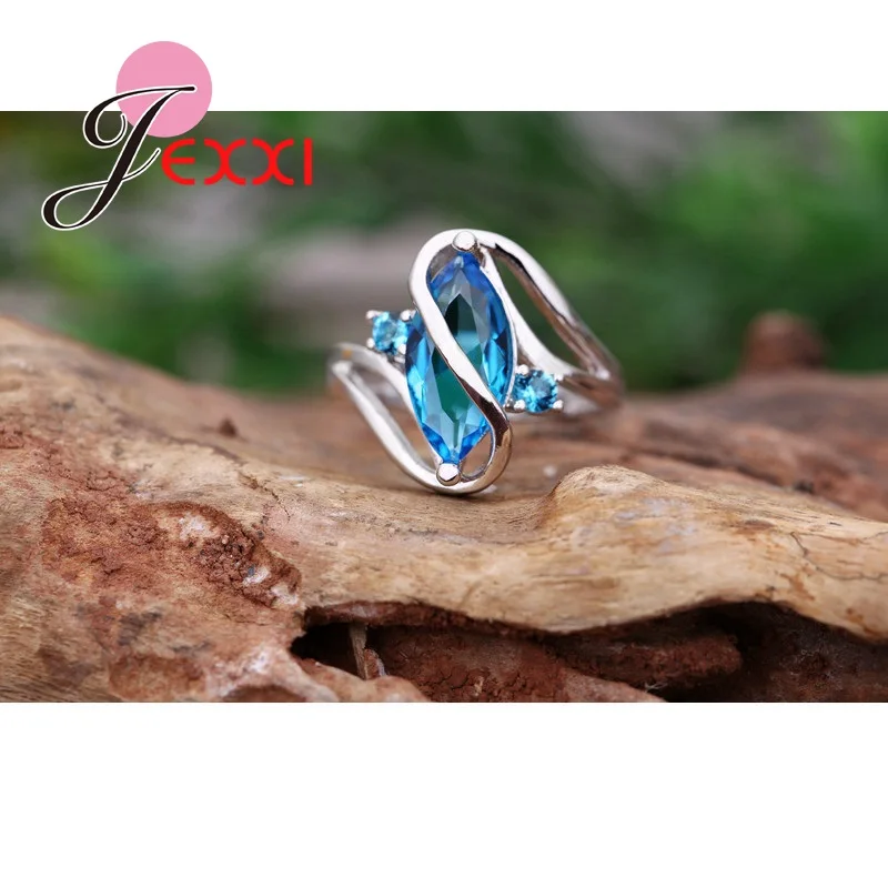Очаровательное модное кольцо Wemen Jelwelry блестящее голубое с фианитами из