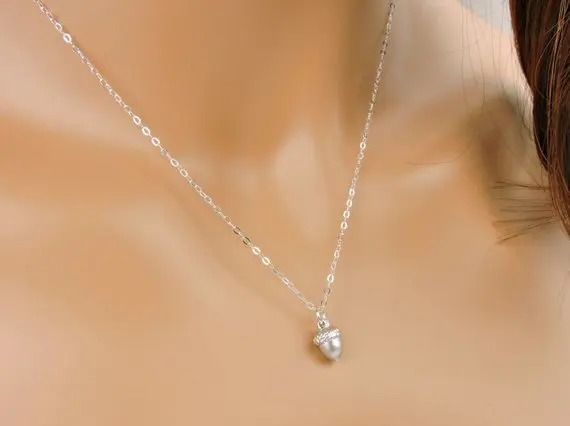 Милое ожерелье Еловая шишка крошечное желудя минимальное изящное сосновое с