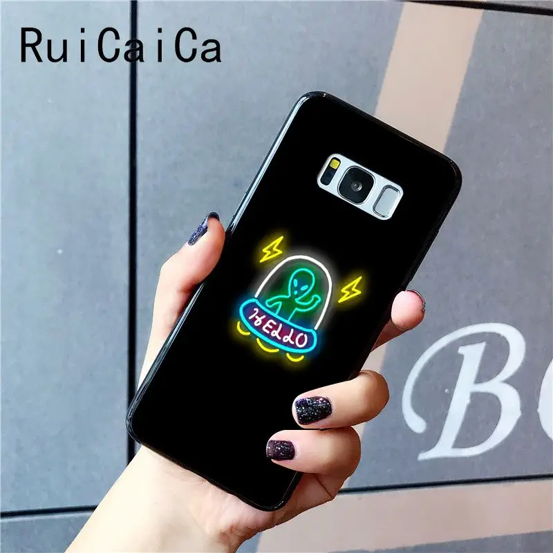 Ruicaica черный фон флуоресцентный маленький узор шрифт неоновый чехол для телефона