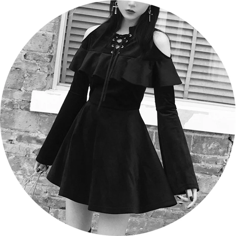 Женское платье на бретельках черное тонкое без бретелек с высокой талией в