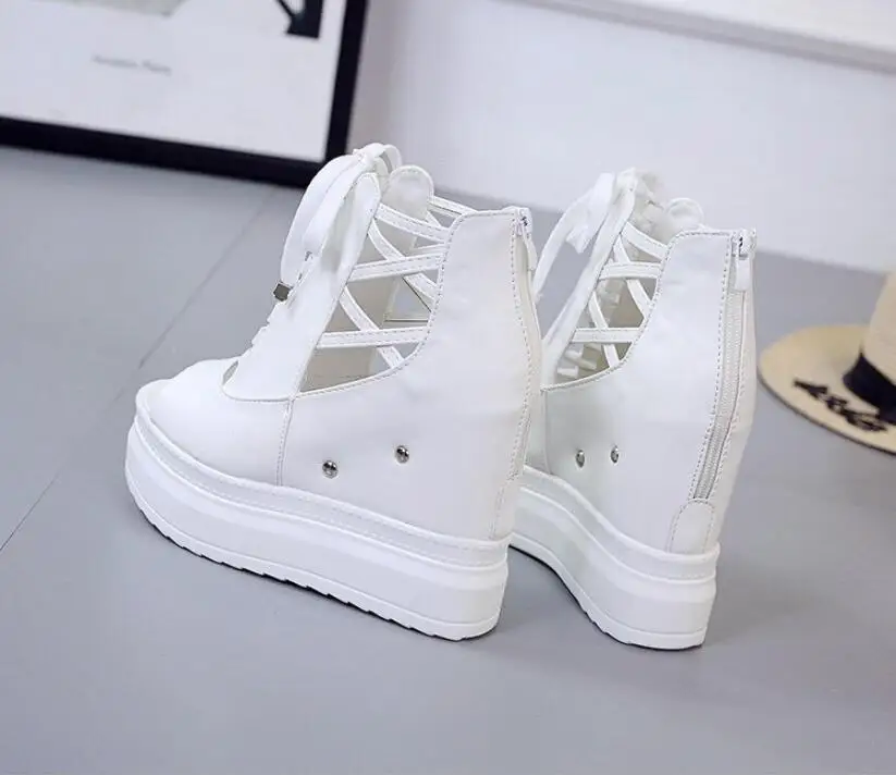 Женские босоножки на танкетке CHAISHOU белые толстой платформе с открытым носком со