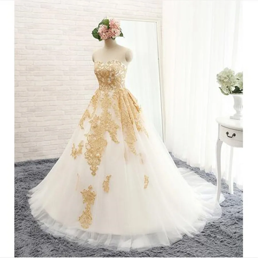 Женское бальное платье кружевное с глубоким вырезом золотистое | Свадьбы и