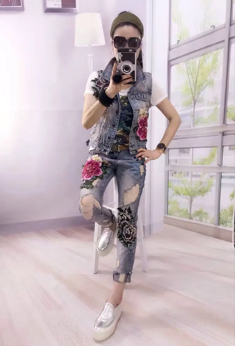 Женский спортивный костюм с цветочной вышивкой комплект из 2 х предметов