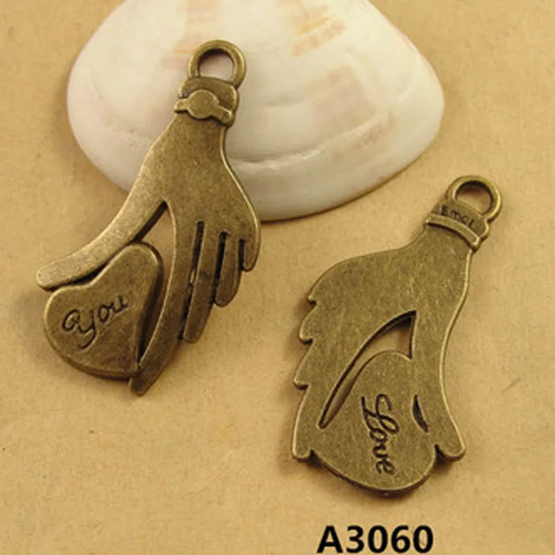 50pcs 34*22MM love hand small hanging metal heart charms antique bronze tag pendant accessories wholesale mobile phone materials | Украшения