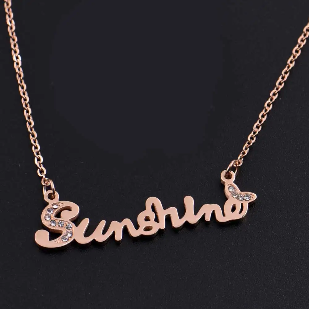 Ожерелье Ривка из титановой нержавеющей стали с позолоченной под солнечный розовый цвет цепочкой на ключицу. Женское ожерелье с подвеской - ювелирное изделие.