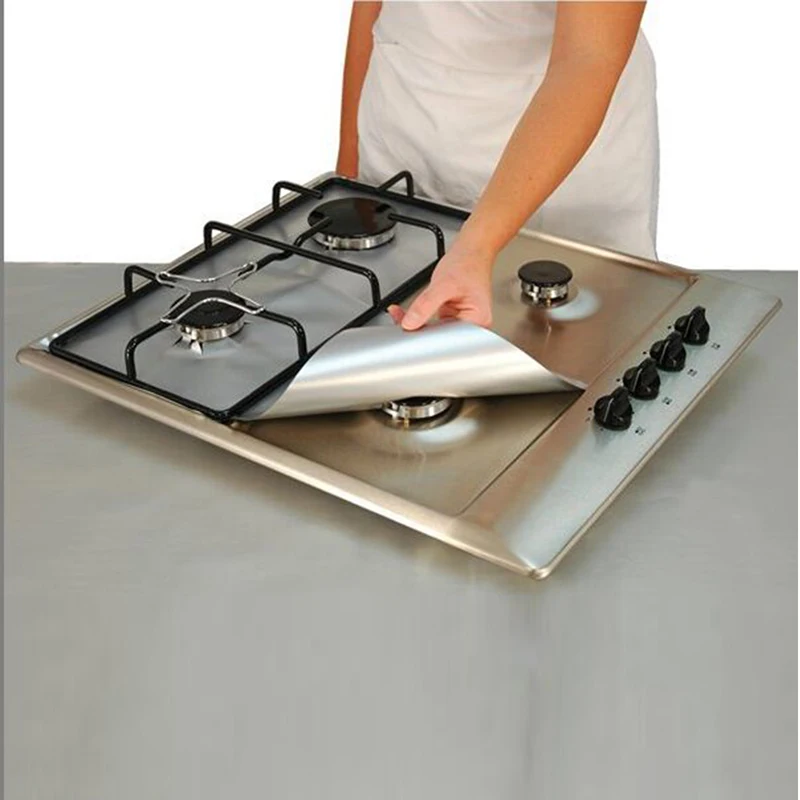 Защита от брызг для плиты. Алюминиевая фольга самоклеющаяся для кухни. Фольга dlya gaz plit. Защитная пленка от жира. Защитная пленка для кухни термостойкая.