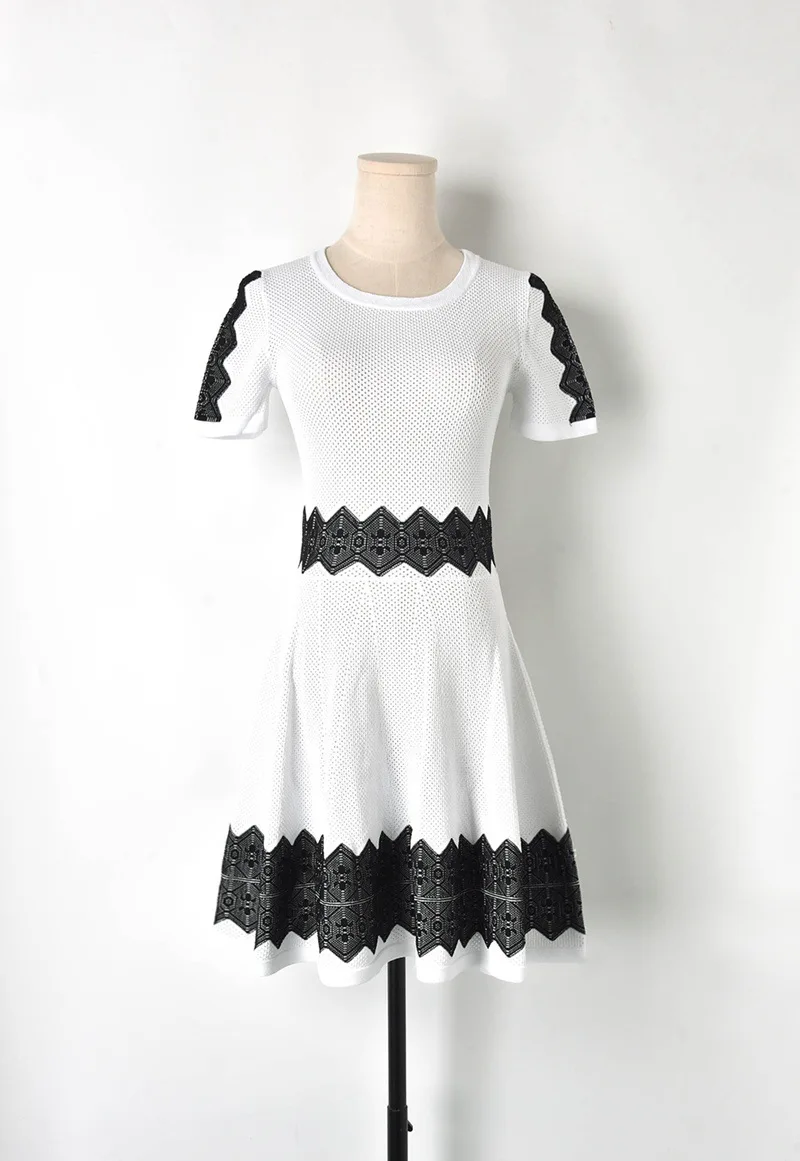 Элегантное выдалбливающее трикотажное платье для женщин 2019 с коротким рукавом