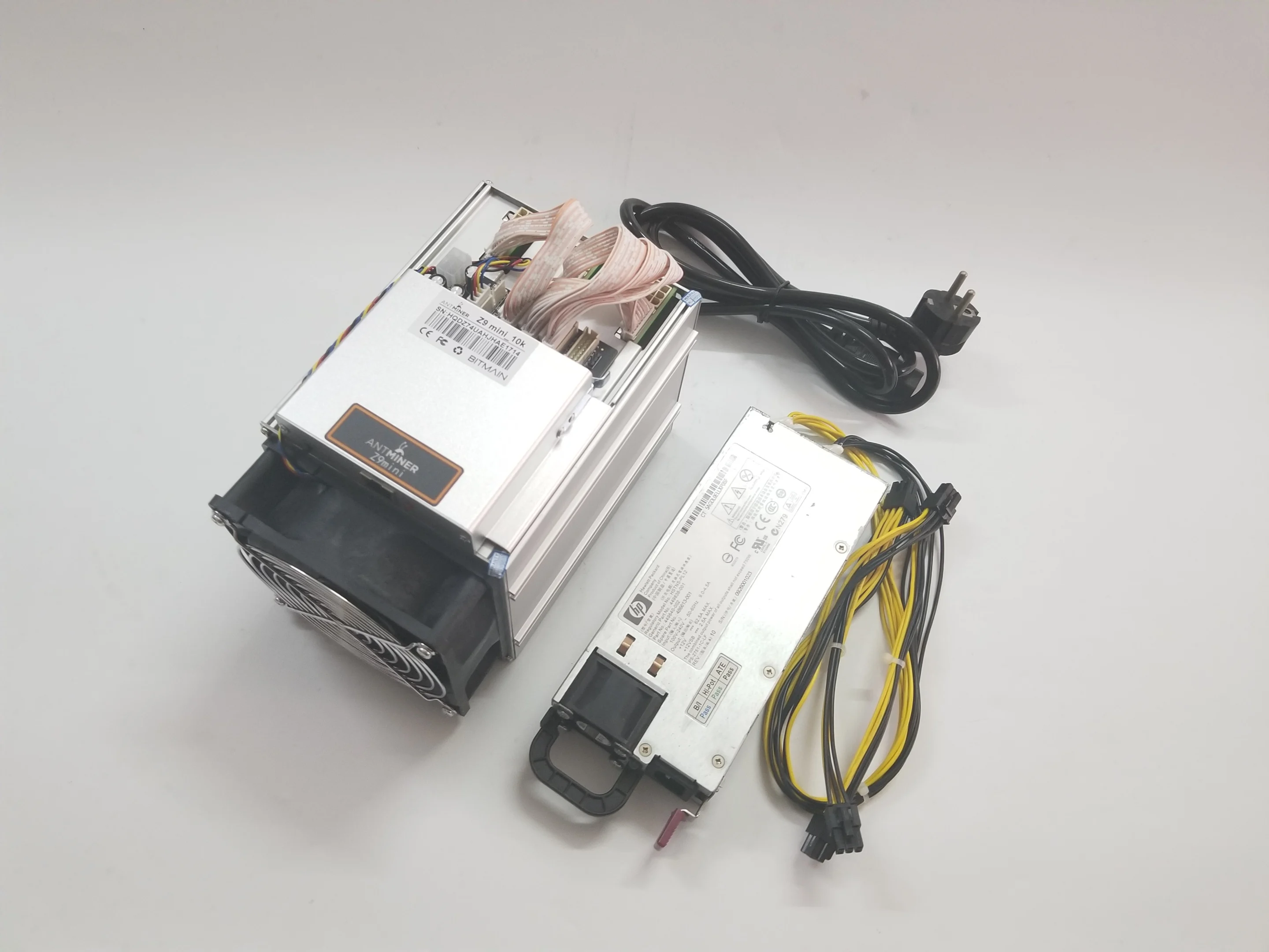 YUNHUI бывший в употреблении Antminer Z9 Mini 10k Sol/s 300W ZCASH ZEN ZEC BTG Asic Equihash Miner can Mine coin может