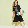 SHEIN/Детская Повседневная футболка для девочек с буквенным принтом и рюшами на подоле; платье для детей; коллекция года; Летние Детские платья средней длины с короткими рукавами и оборками