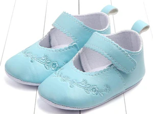 Туфли для маленьких девочек из искусственной кожи, черные, Нескользящие, с цветочной вышивкой и мягкой подошвой