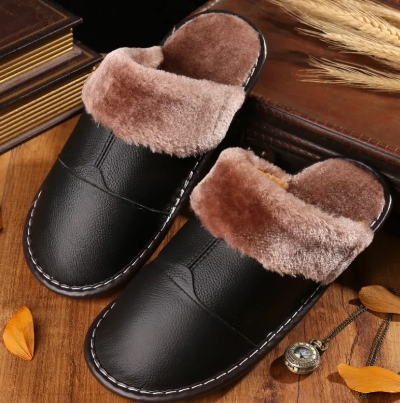 black brown Mntrerm/Новинка; зимние мужские тапочки из натуральной кожи; меховые теплые плюшевые кожаные стеганые шлепанцы; оксфорды на плоской подошве; мужская домашняя водонепроницаемая обувь - Цвет: black brown