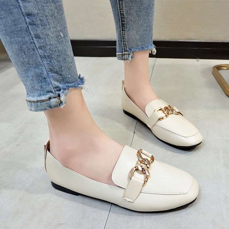 Туфли женские с металлическим украшением мягкие повседневные без застежки