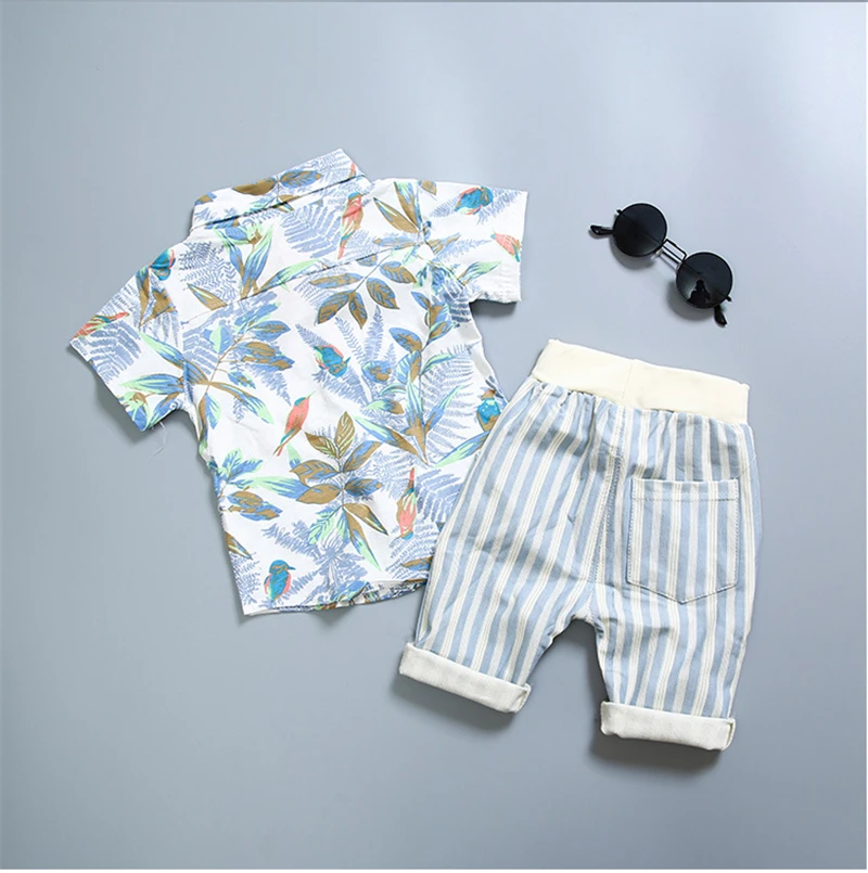 Летние топы для маленьких мальчиков футболка короткие штаны комплект одежды