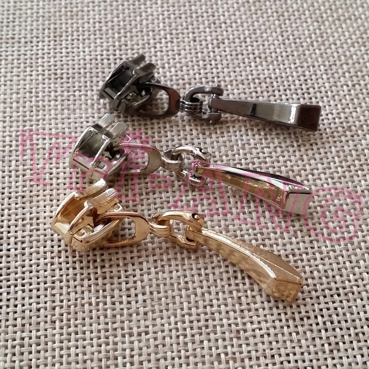 

20pcs/Lot, High Quality Gold Silver Black Colors 5# Zinc Alloy Warped Stick Shape Zipper Pull