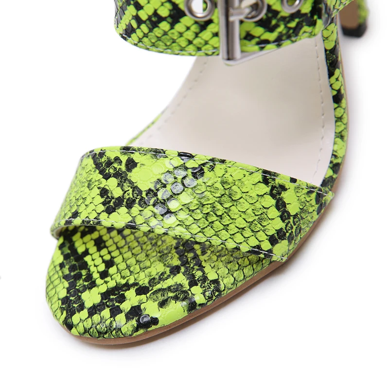 Зеленые сандалии женская обувь женские на высоком каблуке модная со змеиным