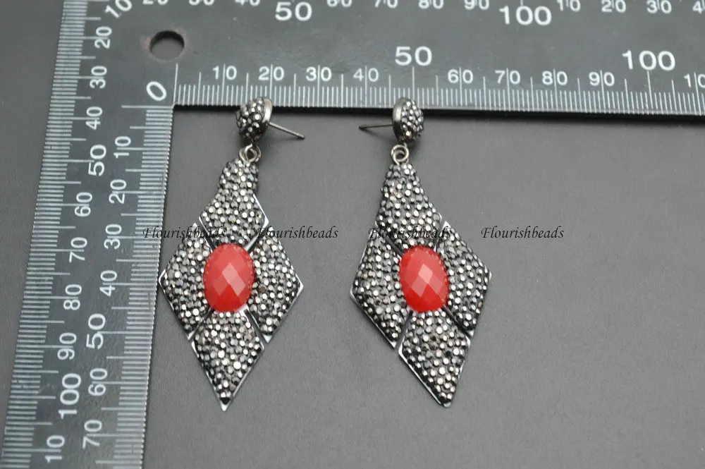 Серьги подвески с красным камнем на белом корпусе в форме ромба|earrings fashion|black