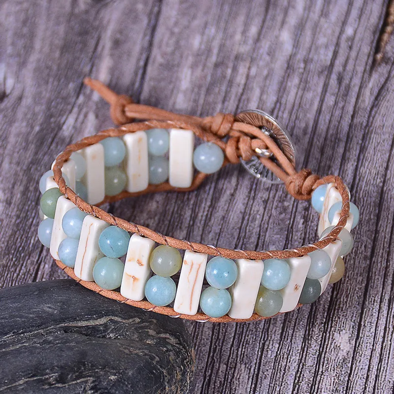 Кожаный плетеный браслет с натуральными камнями и бусинами многослойный из