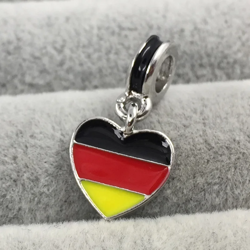 Обложка с принтом &quotГосударственный флаг Германии черного и красного цвета