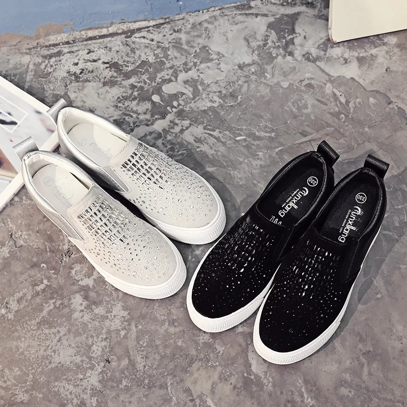 Модные однотонные женские туфли-лодочки на платформе с круглым носком и