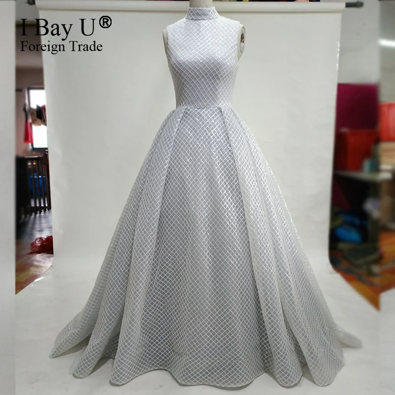 Женское длинное вечернее платье роскошное цвета слоновой кости с кружевом и