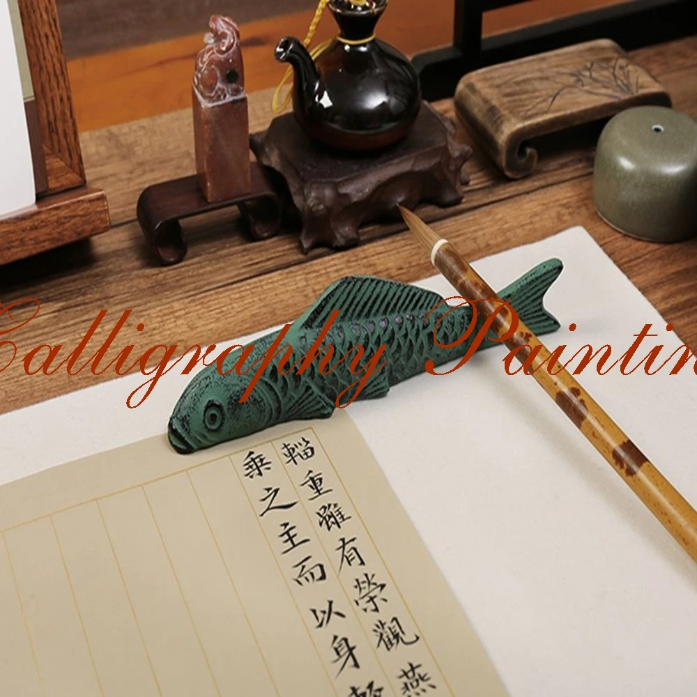 1pc Japan Iron Koi Carp Fish Shape Paperweight Brush Rest Calligraphy Painting Tool | Канцтовары для офиса и дома