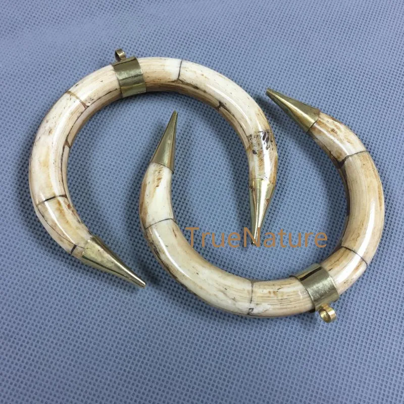 Крем Полумесяца Bone Рог кулон Декор Латунь рог очарование острый угол племенных в