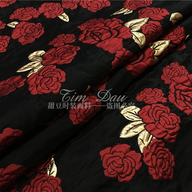 Жаккардовая ткань трехмерная розовая Золотая жаккардовая осень и зима модное