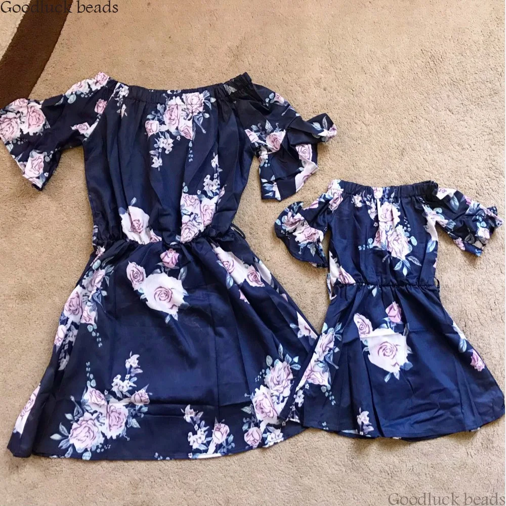 Одинаковые комплекты для мамы и дочки летнее шифоновое платье с открытыми