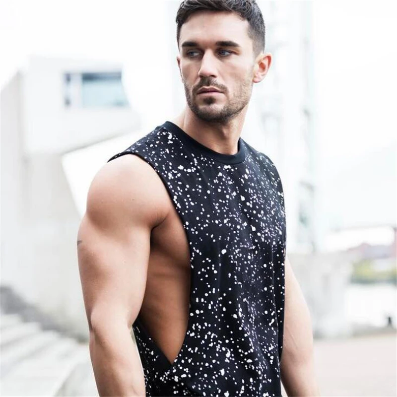 New Fashion Cotton Cut Off Sleeveless Shirts Bodybuilding Stringer Tank Top Men Fitness Mens Singlet Workout Gym Clothing Vest