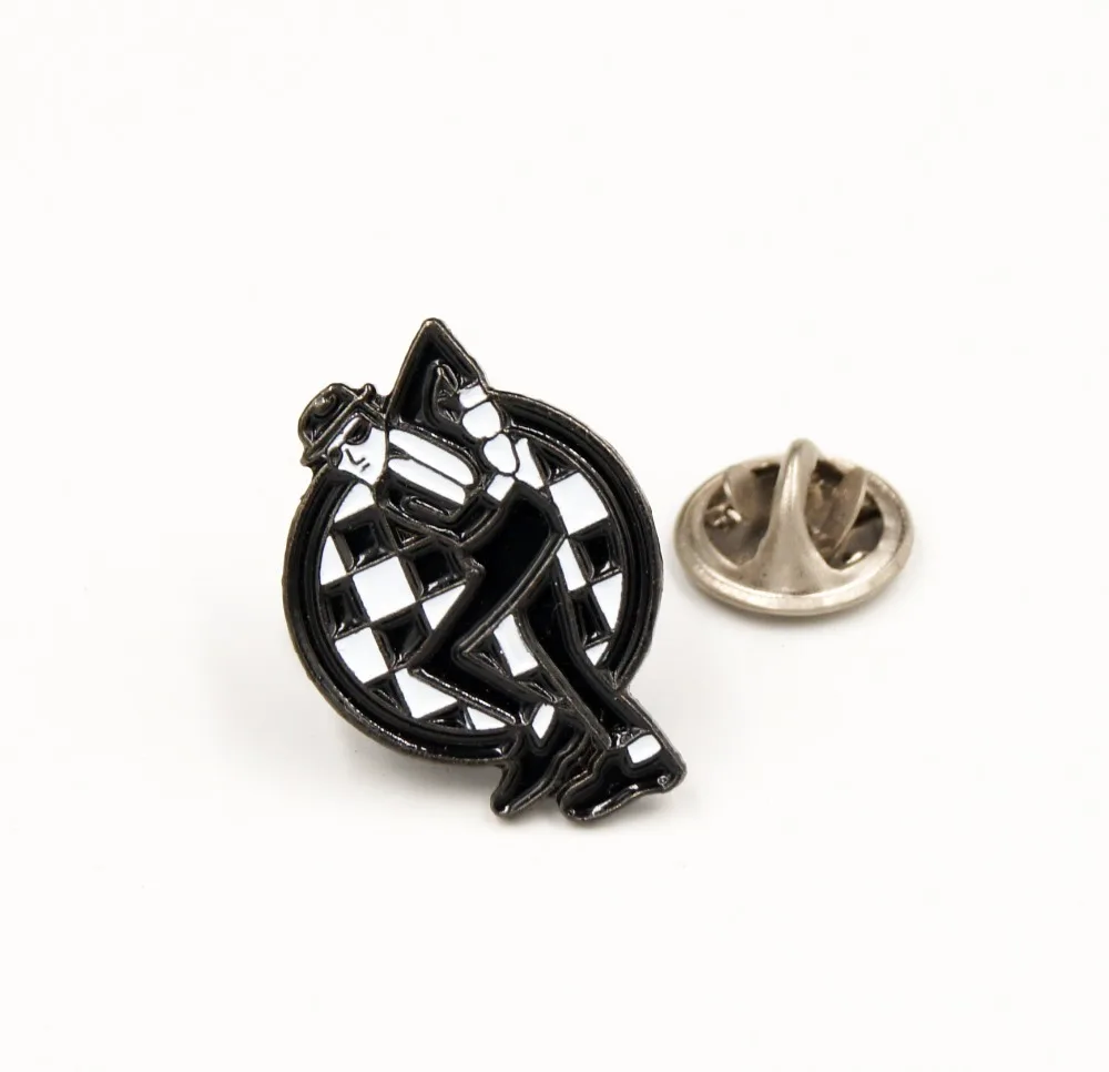 В партии 5 шт. Ska Man Mod моды с лацканами включающий кепку галстук на булавке значок