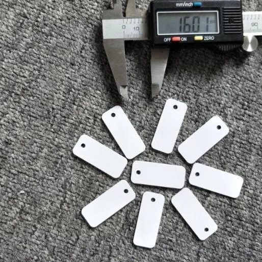13.56MHz ISO15693 CODE-X PVC cards with holes for clothing management 36*15mm |
