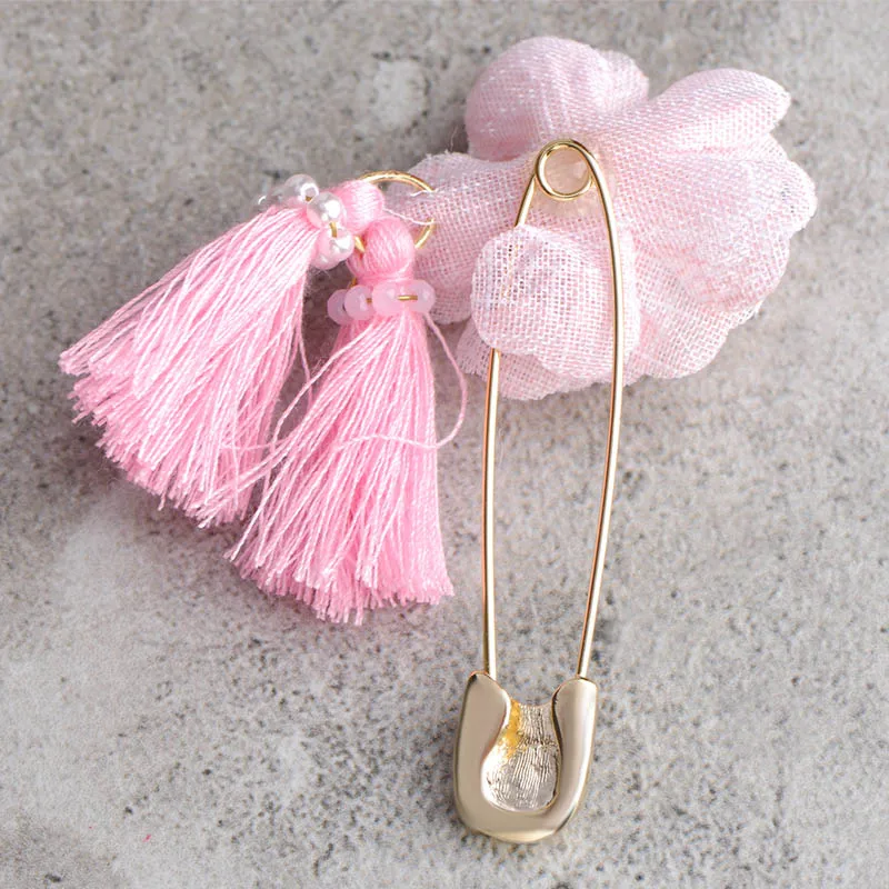 Брошь Blucome с искусственным жемчугом и цветком булавки золотистого цвета броши