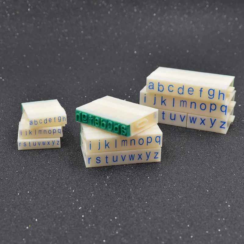 Бесплатная комбинация пластиковая Резина 26 Английских Букв Алфавита простые