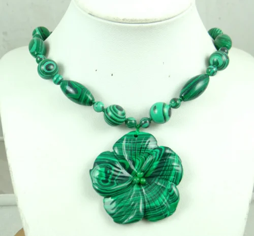 Подвеска из натурального камня с бирюзой кварцем кристаллом опаловым тигровым