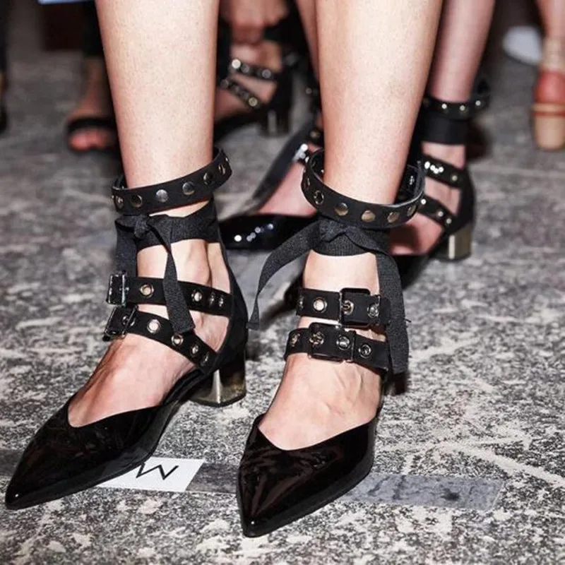 Модный бренд ручной работы Заклёпки Дизайн Насосы острый носок и высокий каблук