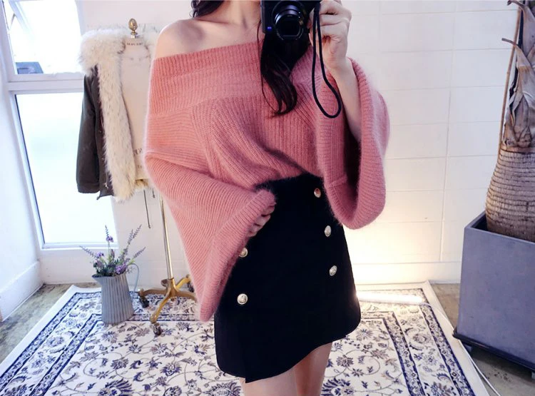 Женский модный пикантный свитер с вырезом лодочкой и открытыми плечами пушистый