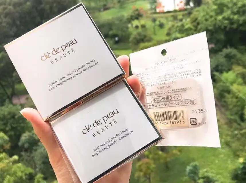 Cle De Peau Beaute Foundation Oc00 Cpb прессованная пудра с пуховкой легкий удобный на ощупь Макияж для лица естественный вид матовая - Цвет: Светло-серый