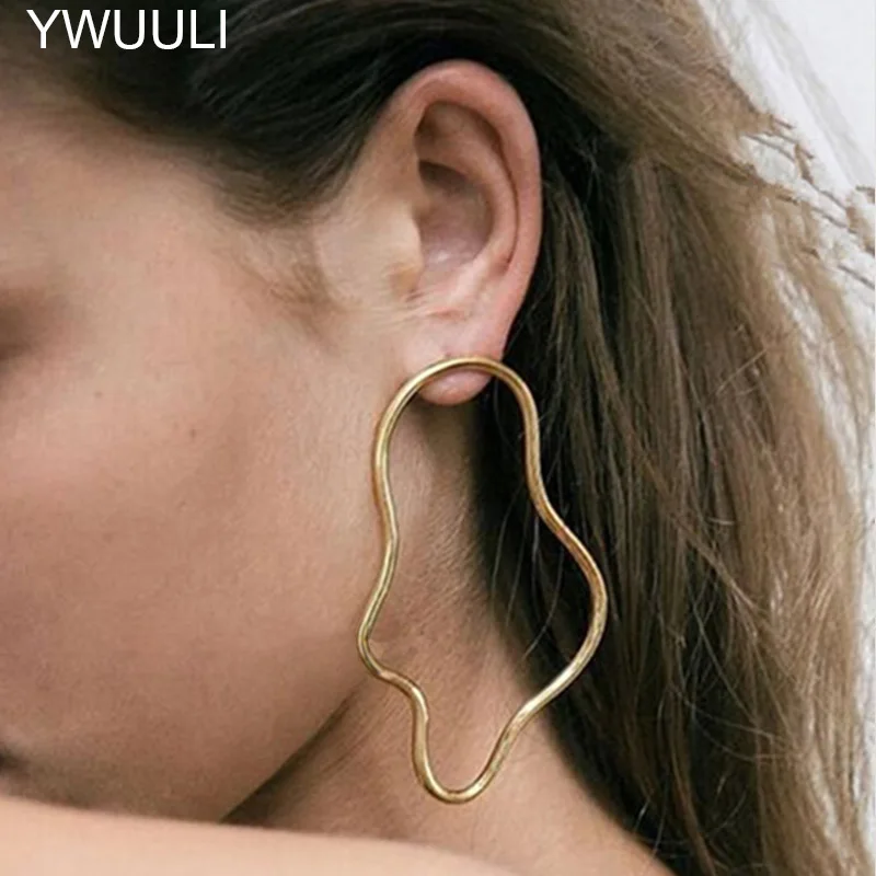 Simple Design Twisted Geometric Earrings for Women Fashion Hollow Out Big Stud New Brincos Christmas Gifts A-Y8 | Украшения и