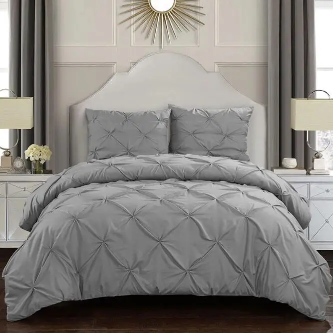 

Solid Color Three-piece Bedding Set