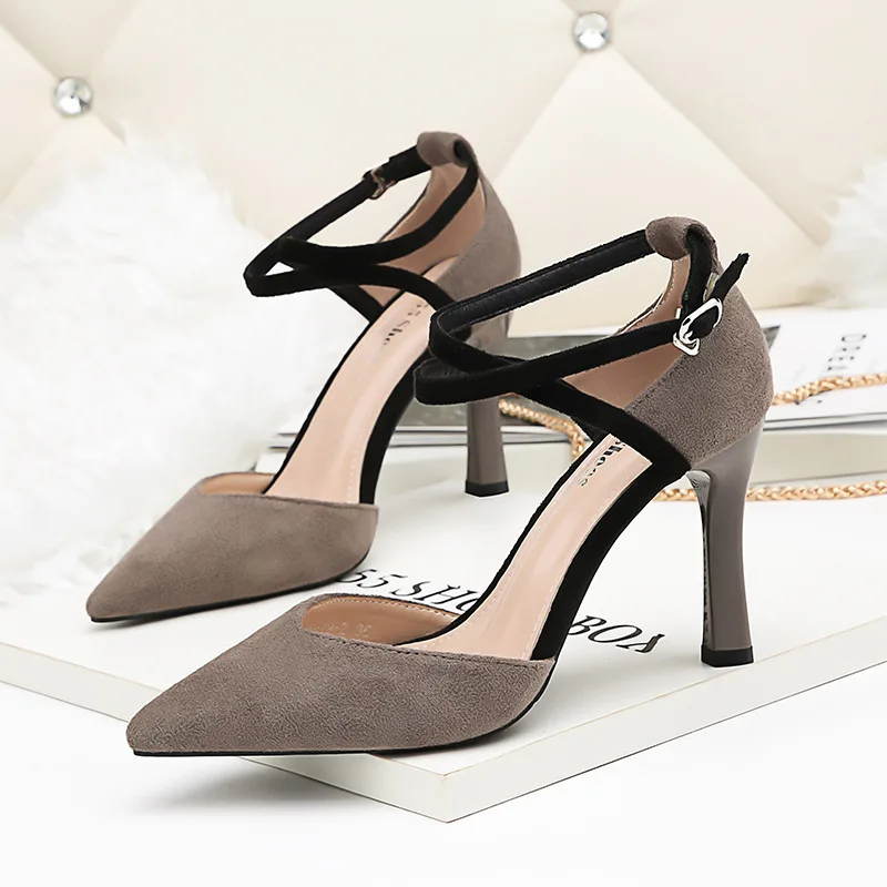 Пикантные женские туфли в европейском и американском стиле с острым носком на