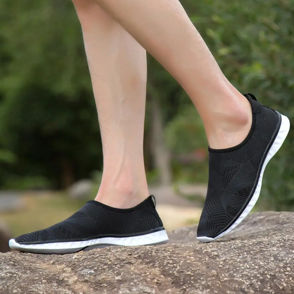 Модные кроссовки для пары большой размер ультра дышащий светильник обувь