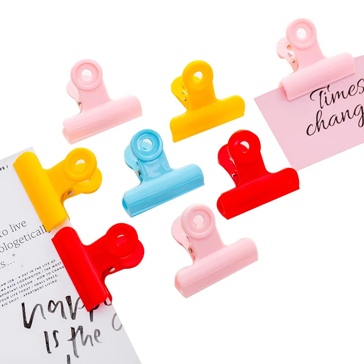 Пластиковые зажимы для бумаг разноцветные канцелярских принадлежностей