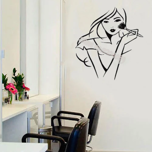 Красивая девушка макияж с кисточкой для макияжа Настенная Наклейка салон